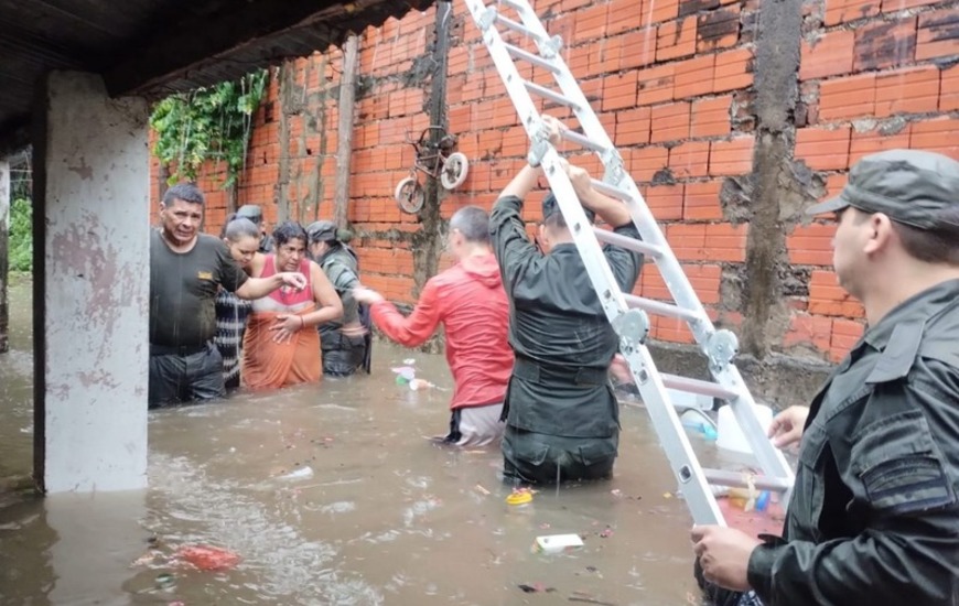 Imagen de Corrientes sufre �la peor cat&aacute;strofe natural� por inundaciones: casas destruidas y evacuados