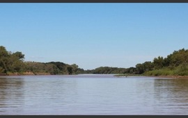 Imagen de Villa Gobernador G&aacute;lvez: buscan a dos j&oacute;venes que cayeron de su lancha al r&iacute;o en la tormenta
