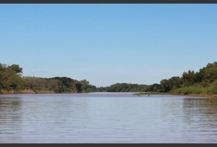 Imagen de Villa Gobernador Gálvez: buscan a dos jóvenes que cayeron de su lancha al río en la tormenta