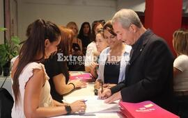 Imagen de Daniel Tonelli y Natalia Spadoni participaron de la entrega de premios al proyecto �Mujeres en primera persona�
