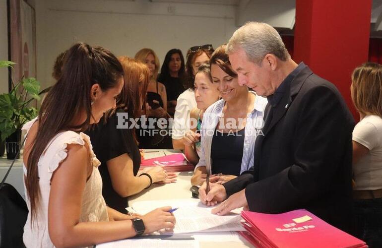 Imagen de Daniel Tonelli y Natalia Spadoni participaron de la entrega de premios al proyecto Mujeres en primera persona