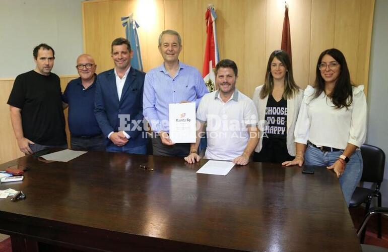 Imagen de Firma de convenio del Plan Incluir por $41.000.000 para la instalación de luminaria led