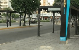 Imagen de Contin&uacute;a por tiempo indeterminado el paro del transporte