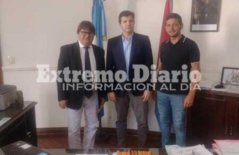 Imagen de Reunión de trabajo entre Marcelo Paponi y Pablo Brandi, presidentes comunales de Albarellos y Cepeda.