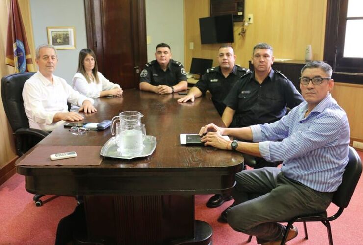 Gonzalo Quiñones, Leonardo Espinola, Edgardo Roldán y el Coordinador de Seguridad de la Municipalidad Carlos Márquez. Foto: Municipalidad Arroyo Seco