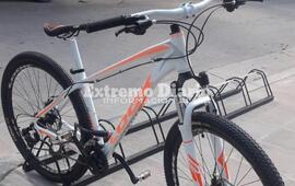 Imagen de Saltaron las rejas y le robaron la bicicleta