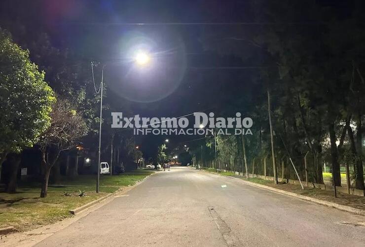 Imagen de Arroyo Seco: Colocación de luminaria led en zona oeste