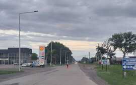Personal de Tr&aacute;nsito esta tarde en el acceso oeste.