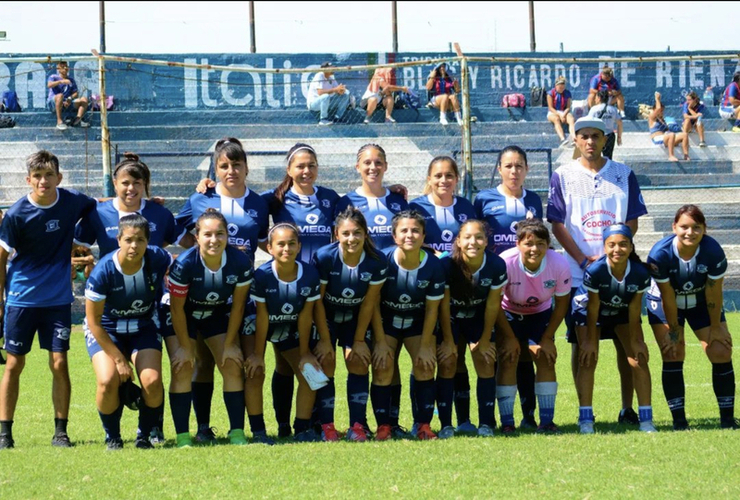 Imagen de El fútbol femenino de A.S.A.C. empezó a competir en la temporada 2024.
