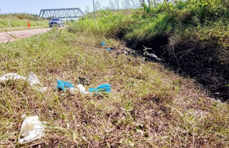 Imagen de Encontraron un cuerpo calcinado dentro de una zanja de desagüe en un camino rural de Alvear