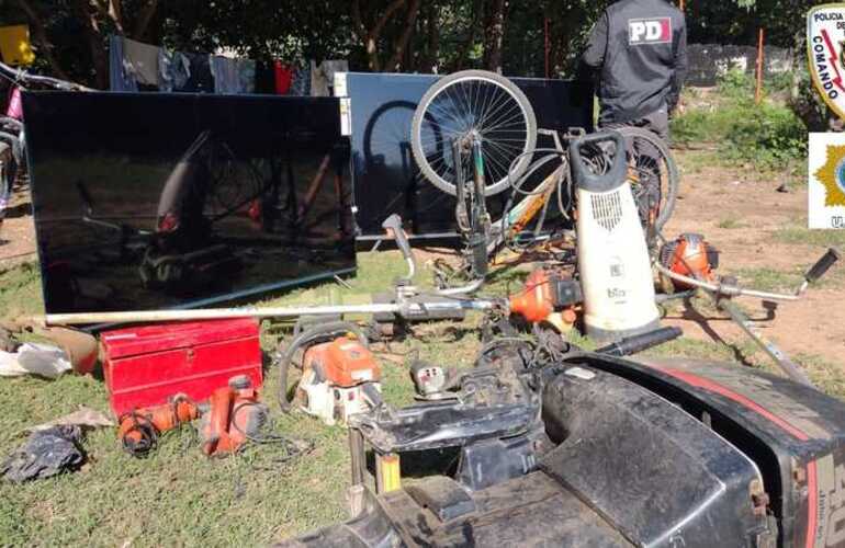 Parte de lo hallado durante los allanamientos este viernes.