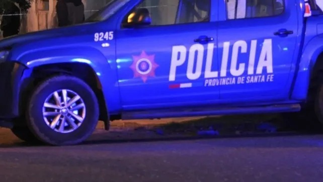 Imagen de Un grupo tipo comando irrumpi&oacute; en una comisar&iacute;a de Santa Fe y liberaron a 6 detenidos