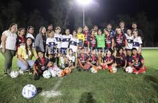 Imagen de Exitoso amistoso de fútbol femenino en Fighiera