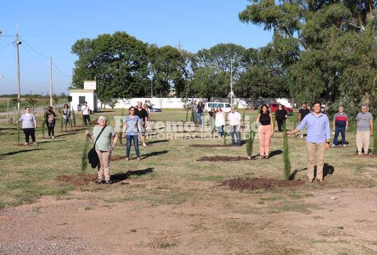 Imagen de Fighiera: Inauguraron el Jardín de los presentes