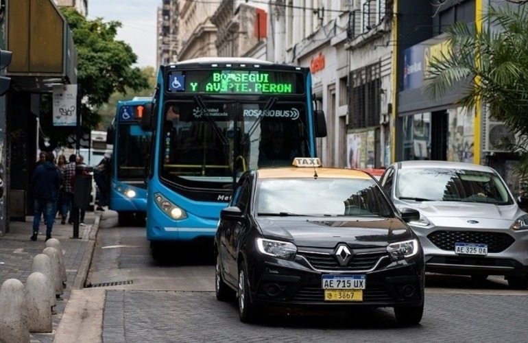 Choferes de colectivos vuelven a circular en Rosario tras amenazas y promesa de mayores controles
