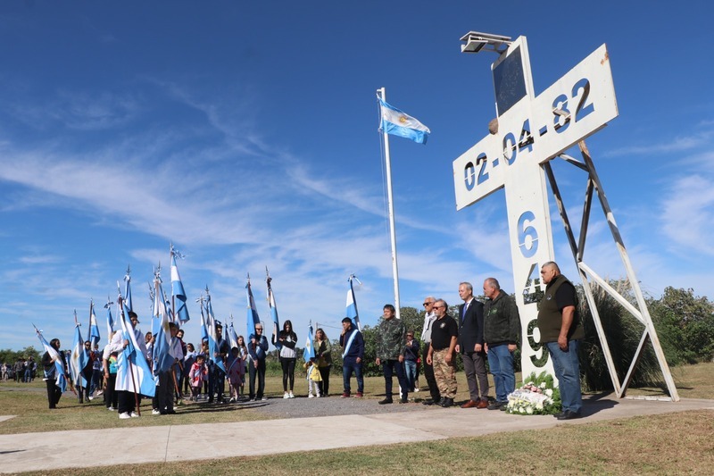 Imagen de #ActoOficial | Emocionante jornada por el D&iacute;a del Veterano y de los Ca&iacute;dos en la guerra de Malvinas