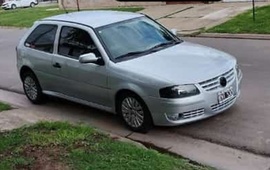 El coche robado durante esta madrugada en la vecina localidad.