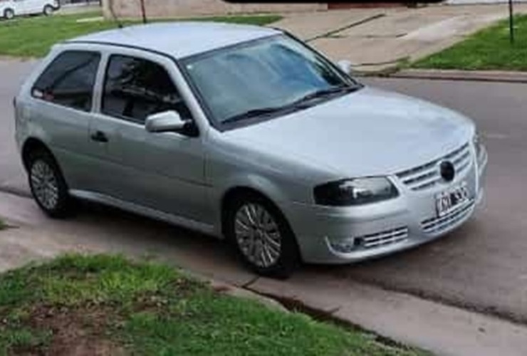 El coche robado durante esta madrugada en la vecina localidad.