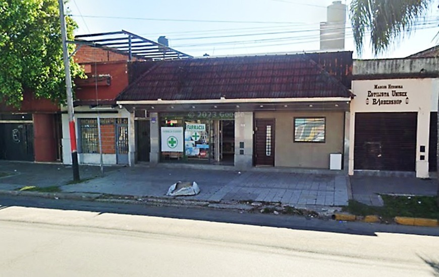 Imagen de Balearon una farmacia a plena tarde en zona sur y dejaron una nota amenazante