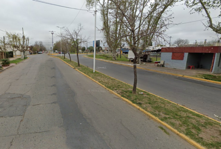 El suceso tuvo lugar mientras la víctima esperaba el colectivo. Foto: Google Maps