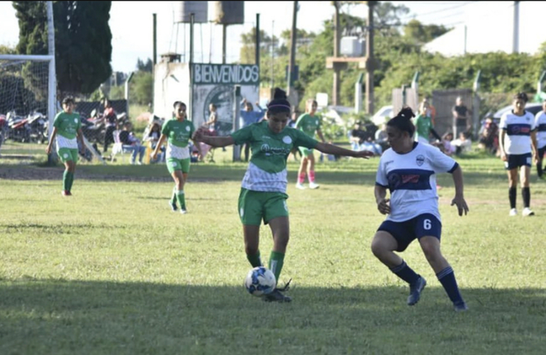 Imagen de Amigos de la Estaci&oacute;n y Central Argentino se enfrentaron en F&uacute;tbol Femenino.