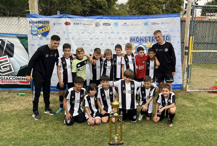 Imagen de La categoría 2013 de Unión, se consagró Campeona del Torneo 'Monstruitos'.