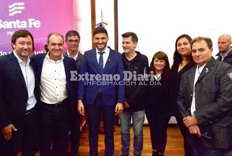 Imagen de Alvear: Firma de convenios del programa Servicios Locales de Promoción y Protección de Derechos.