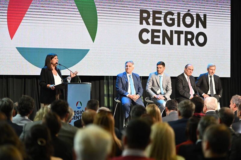 Imagen de Clara Garc&iacute;a: �La regi&oacute;n centro es cosa seria, por eso se debe respetar a sus gobernadores y sus pol&iacute;ticas de desarrollo�