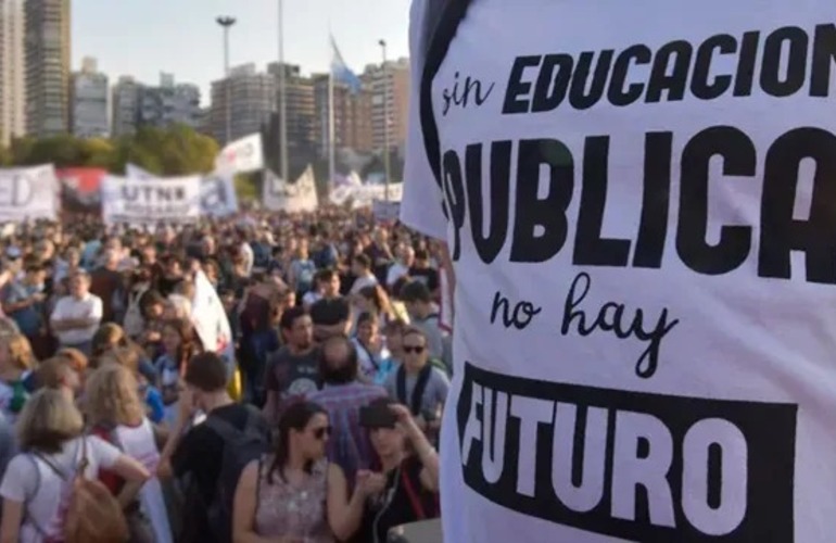 El Consejo Interuniversitario Nacional (CIN) ratificó la marcha en defensa de la universidad pública del próximo martes 23 de abril. El Consejo Interuniversitario Nacional (CIN) ratificó la marcha en defensa de la universidad pública del próximo martes 23 de abril.