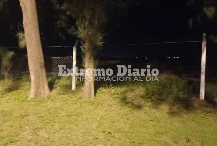 &iexcl;Otra vez!. En unos 20 d&iacute;as ya robaron 20 metros del tejido del club.