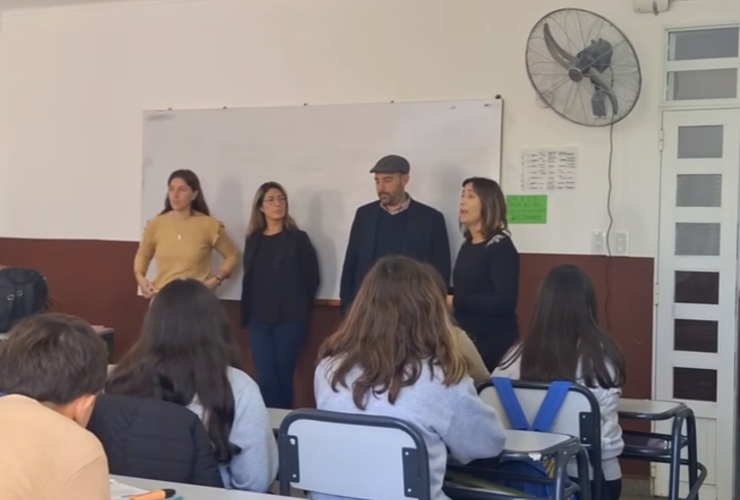 Imagen de Derechos y Leyes para Adolescentes: el equipo interdisciplinario del CIC visitó la Escuela Secundaria 'Hilario Lagos'.