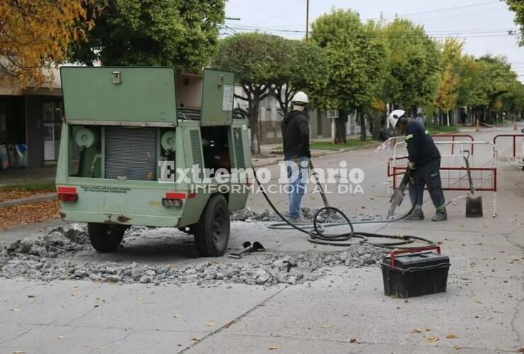 Imagen de Plan de bacheo: Trabajos sobre calle Rivadavia al 900