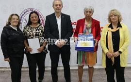 Imagen de Aporte econ&oacute;mico y entrega de bandera de ceremonia al SAMCO N&deg; 50