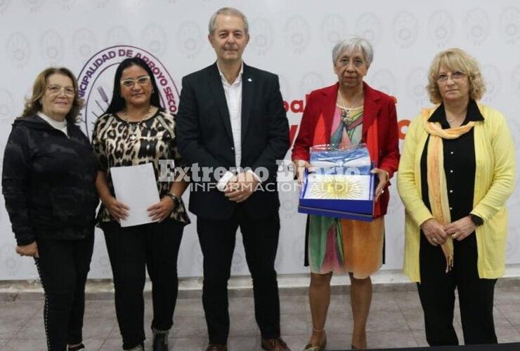 Imagen de Aporte econ&oacute;mico y entrega de bandera de ceremonia al SAMCO N&deg; 50