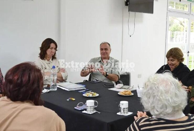 Imagen de Alvear: Entrega de aportes a instituciones educativas