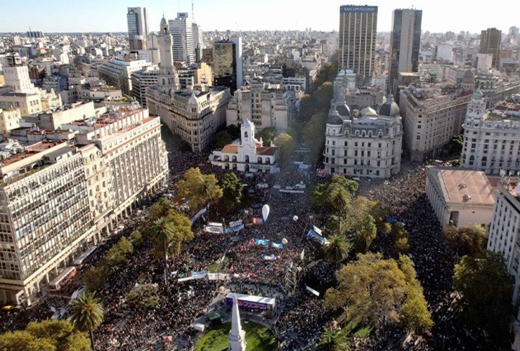 Imagen de 800 mil personas marcharon en Buenos Aires en defensa de la universidad pública