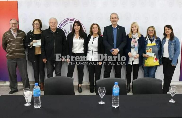 Imagen de Entrega de FFE a escuelas incorporadas de la ciudad