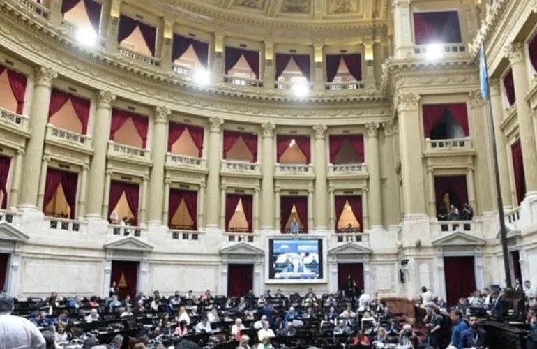 Imagen de La Ley Ómnibus llega este lunes al recinto de Diputados y el gobierno se entusiasma con la media sanción