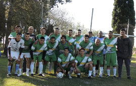 Imagen de La Reserva y 1era Divisi&oacute;n de los Amigos de la Estaci&oacute;n jugaron amistosos ante Cosmos.