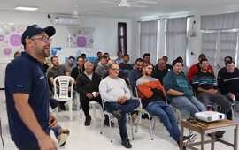 Imagen de Capacitaci&oacute;n de operarios de equipos de aplicaci&oacute;n terrestre y a&eacute;reo de fitosanitarios