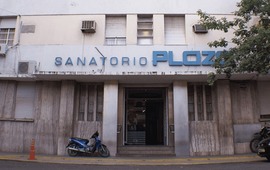 El hombre fue trasladado por la ambulancia del Pami al sanatorio Plaza.