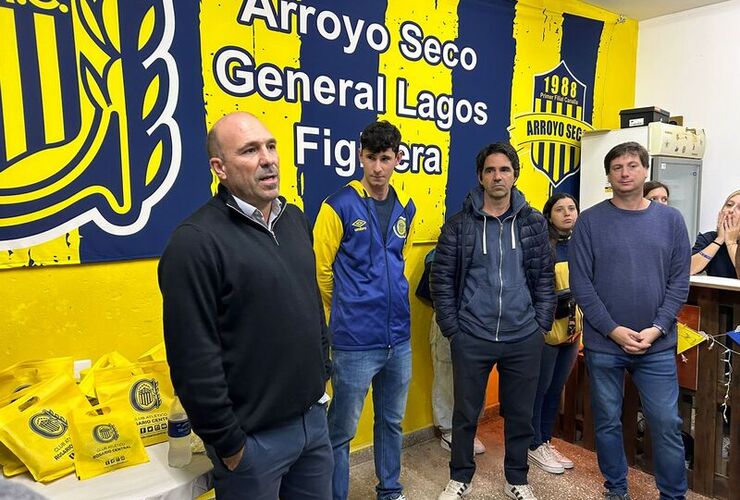 Imagen de Gonzalo Belloso, Presidente de Rosario Central, estuvo presente en la Inauguración del nuevo local de la Filial 'Arroyo Seco Canalla'.