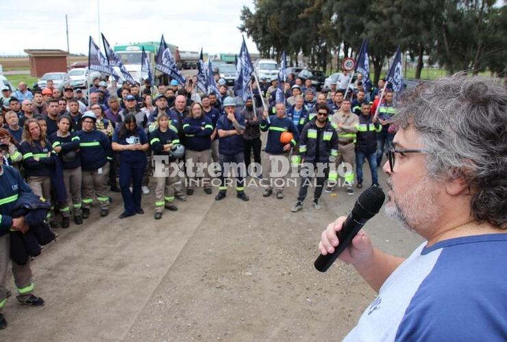 Imagen de Aceiteros: Asambleas para preparar el paro general del 9 de mayo