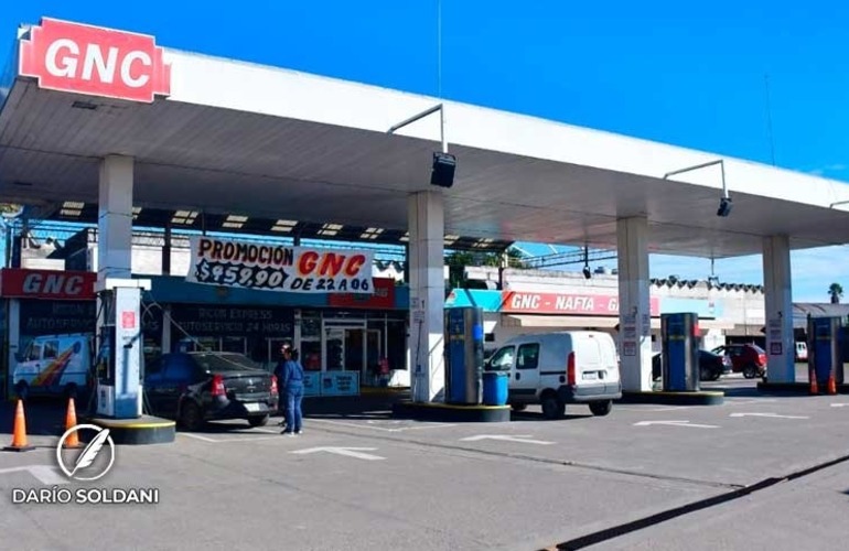 Imagen de Tiradores en moto balearon la estación de servicio