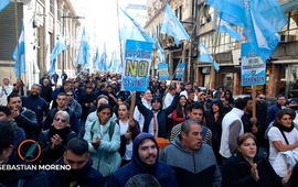 Imagen de Paro general: gremios rosarinos movilizaron en rechazo a las pol&iacute;ticas de Milei