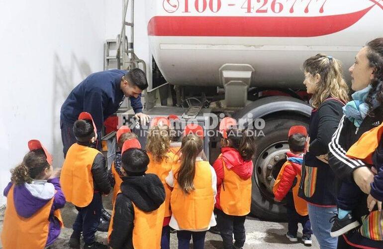 Imagen de El Centro de Cuidado Infantil visitó el cuartel de Bomberos