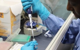Imagen de Demanda de un rosarino al Estado por sufrir presuntos efectos adversos tras aplicarse la vacuna contra el coronavirus de AstraZeneca