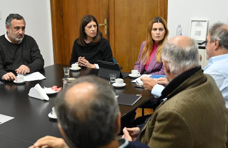 Imagen de Clara García y Lionella Cattalini impulsan un proyecto para priorizar el "Compre Santafesino" en defensa de la producción y el trabajo local