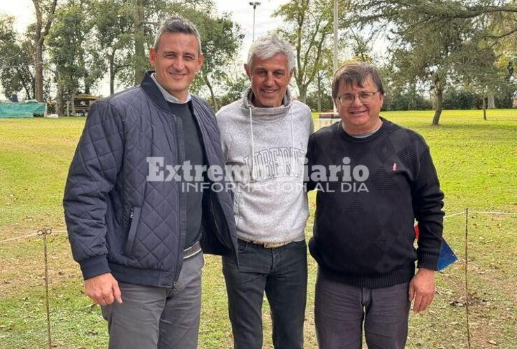 Imagen de Ciro Seisas visitó el campo de deportes de Albarellos