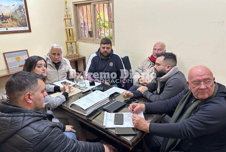 Imagen de Reuni&oacute;n en el Concejo para aumentar los m&oacute;dulos bromatol&oacute;gicos